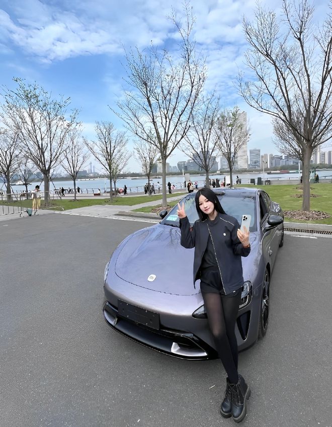 质量都这么高的吗？仙女也就长这样吧不朽情缘登录小米SU7的美女车主(图5)